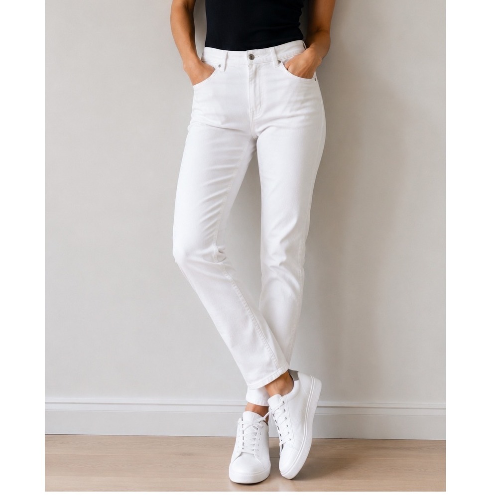 Liz Claiborne White Classic Fit Straight Leg Denim Jeans Size 16 Stretch Casual